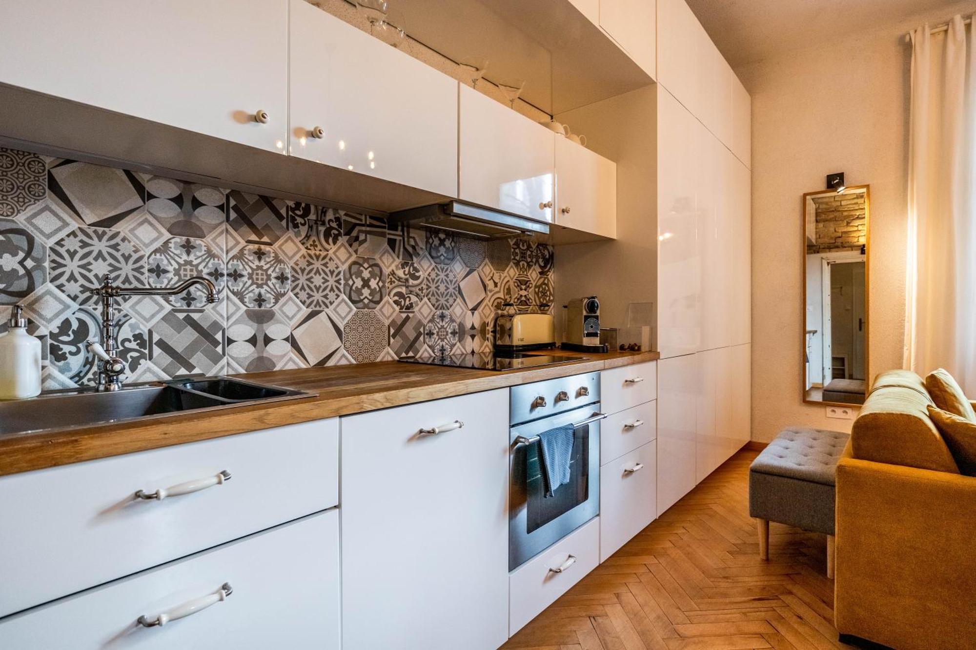Historical Wine Apartment Братислава Екстер'єр фото
