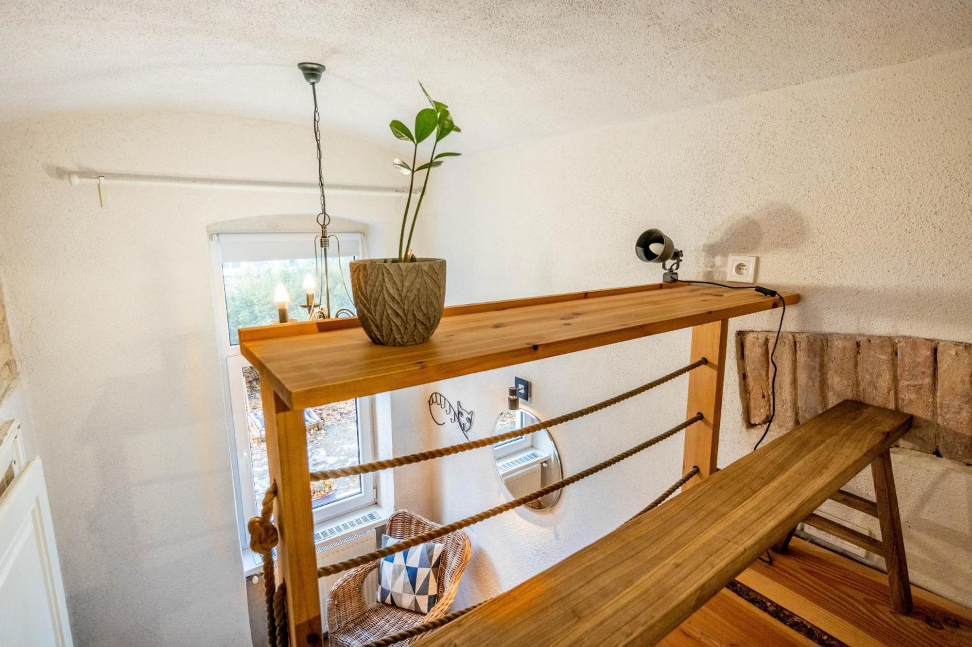 Historical Wine Apartment Братислава Екстер'єр фото